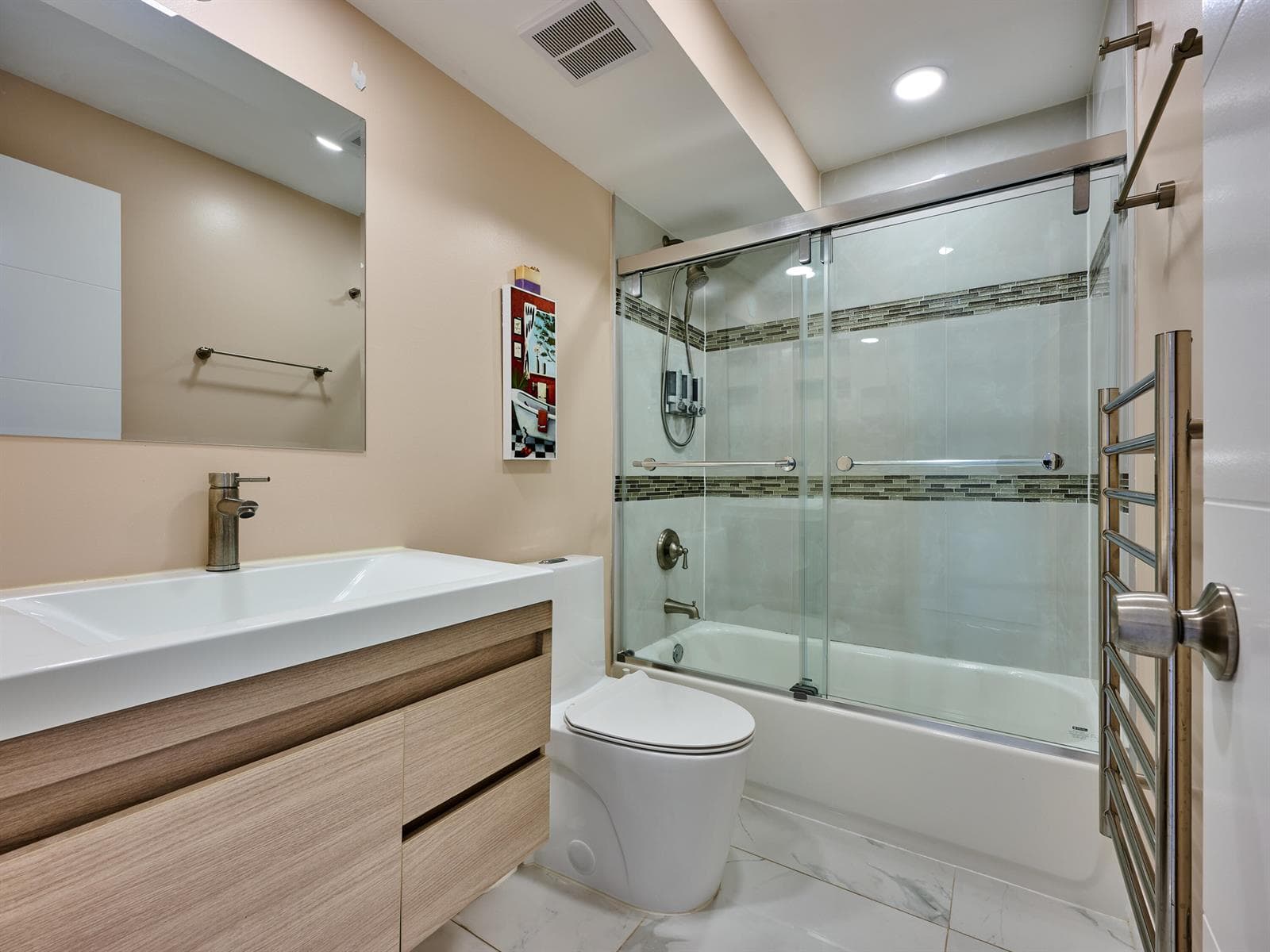 2611 N Riverside Drive 606 photo 21