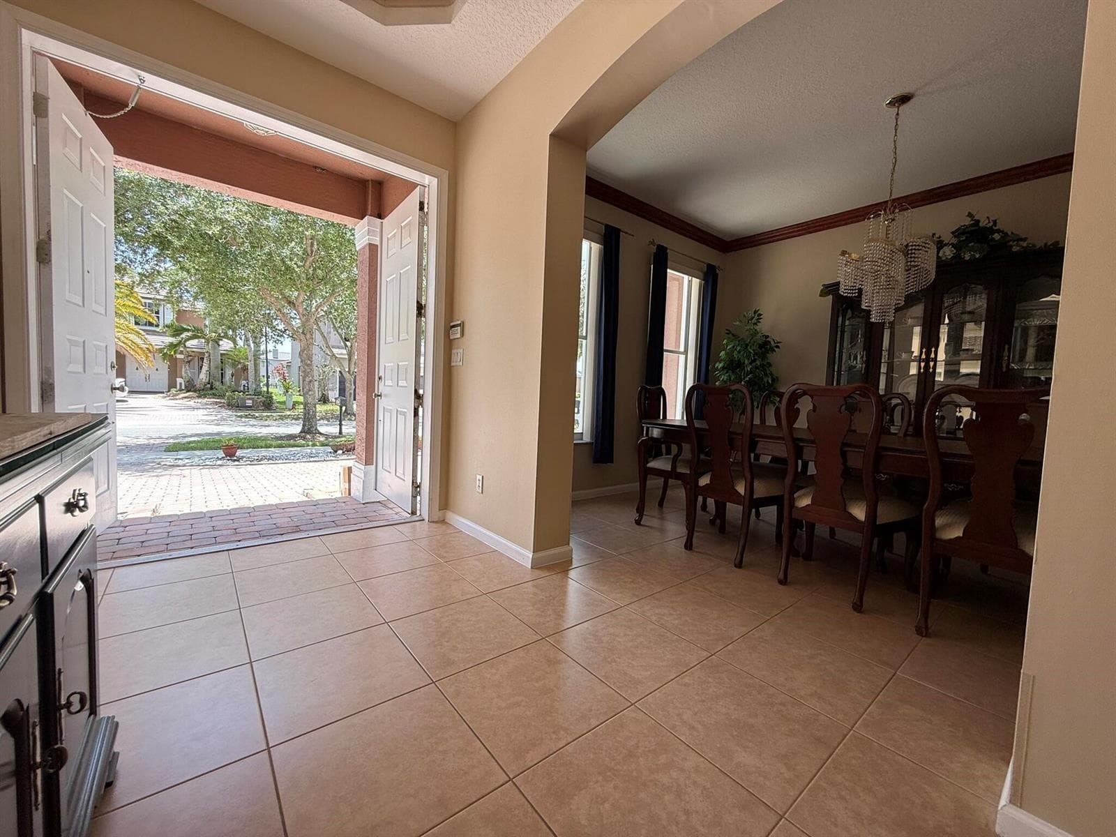 9563 SEDGEWOOD Drive photo 3
