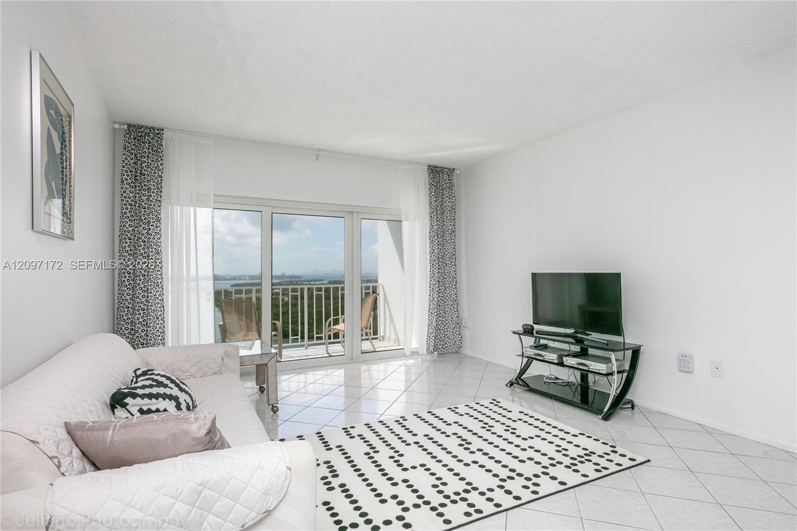500 Bayview Dr 1818 photo 8
