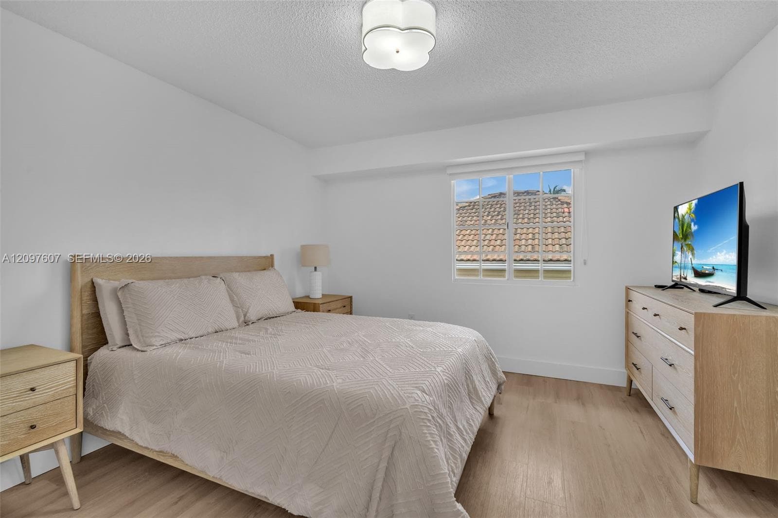 2921 NE 185th St (Remodeled) 1203 photo 12