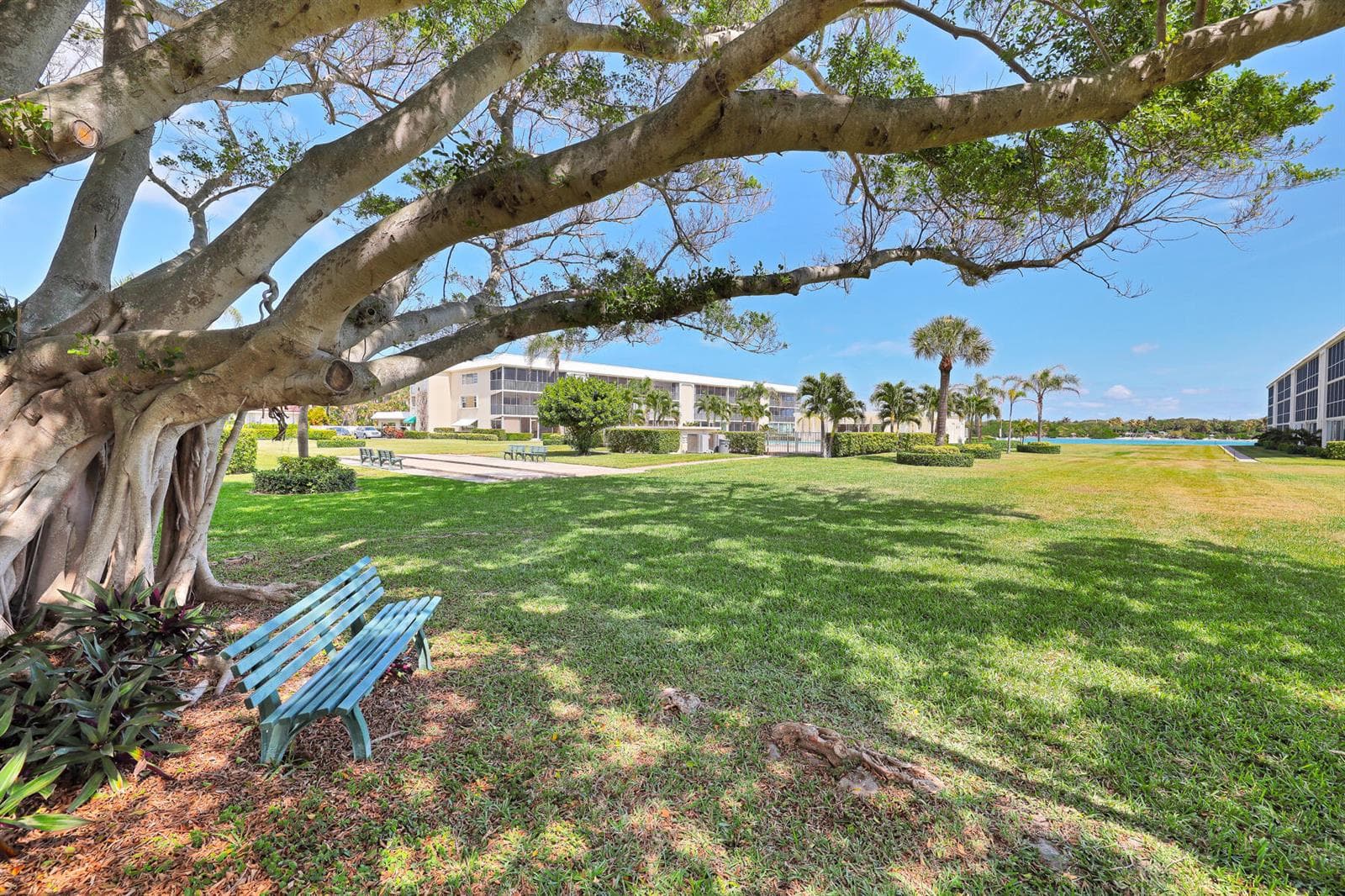 100 Waterway Road photo 12