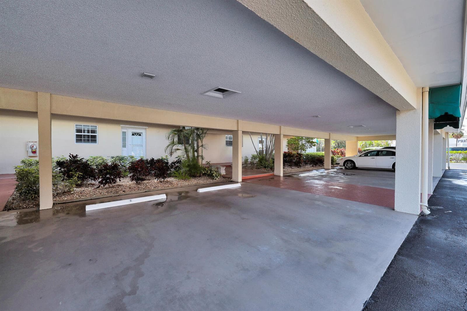 100 Waterway Road photo 14