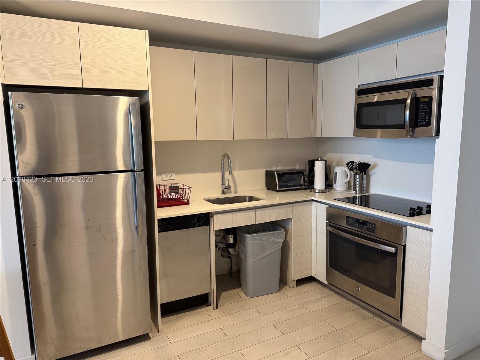 2602 E Hallandale Beach Blvd R2203 photo 14