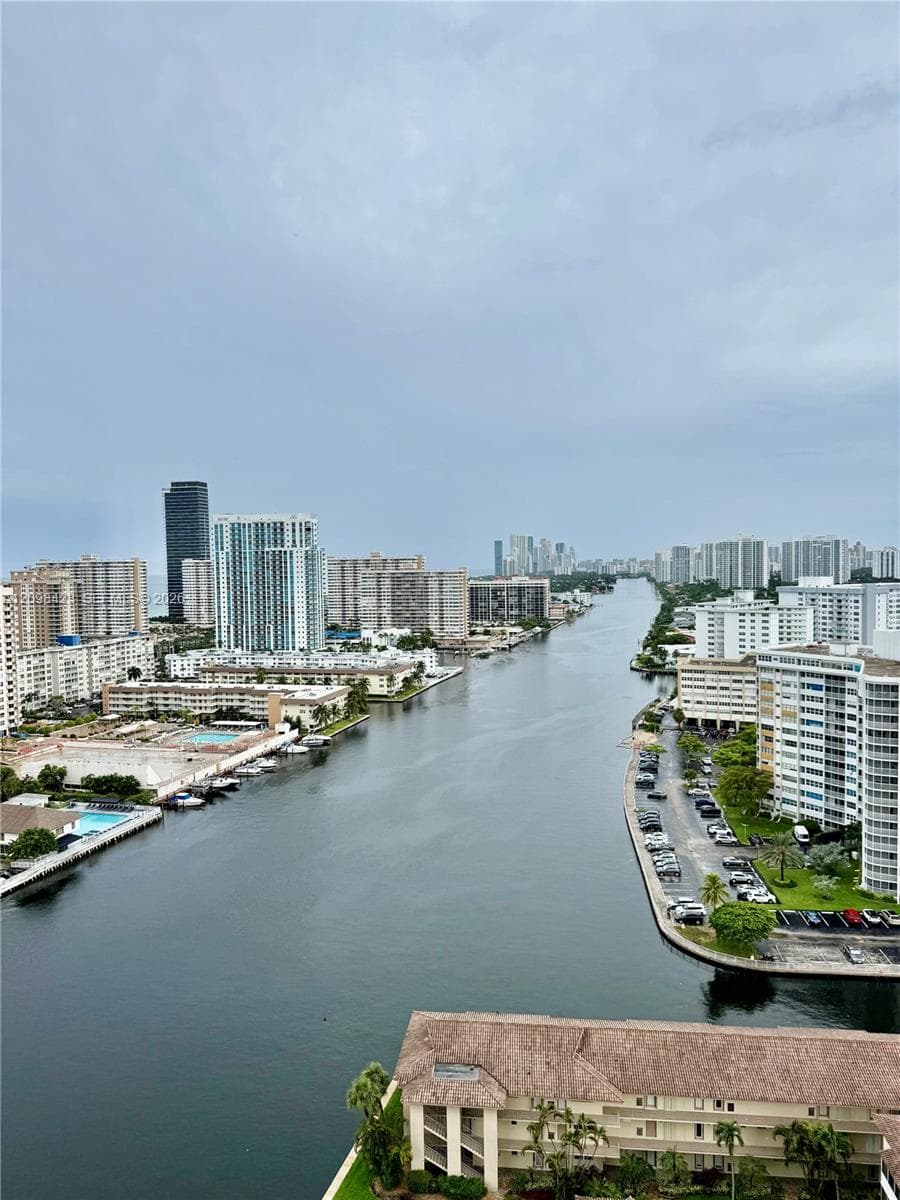 2602 E Hallandale Beach Blvd R2203 photo 18