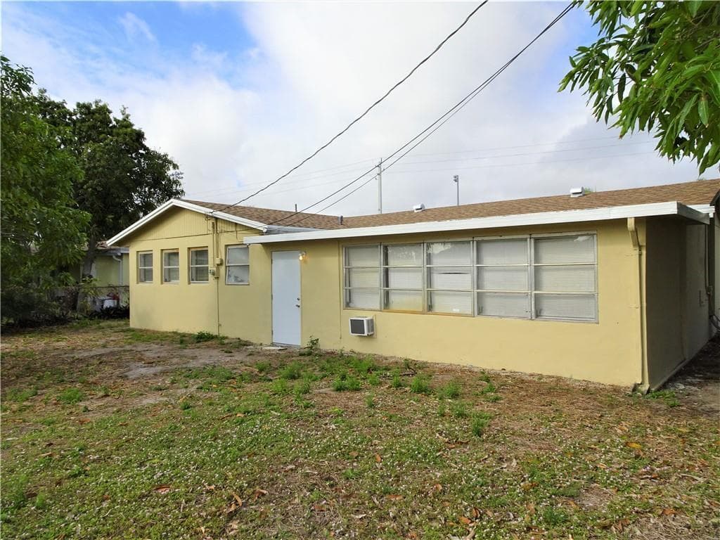 2230 AVENUE H W photo 22