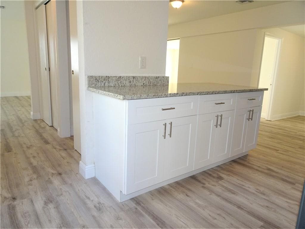 2230 AVENUE H W photo 10