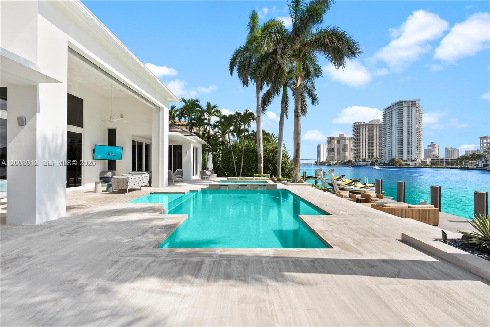 224 S ISLAND photo 13
