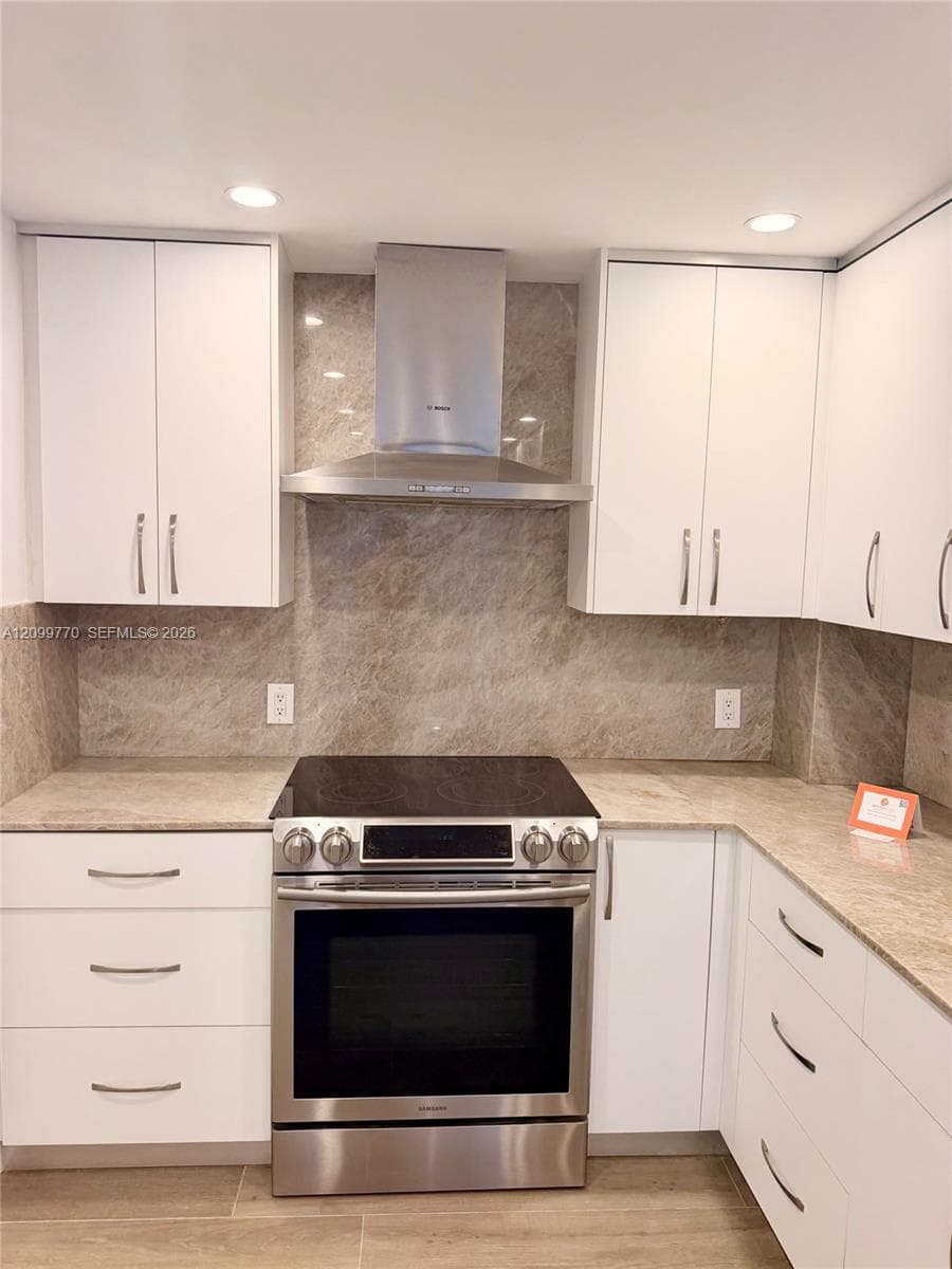 90 Edgewater Dr PH03 photo 8
