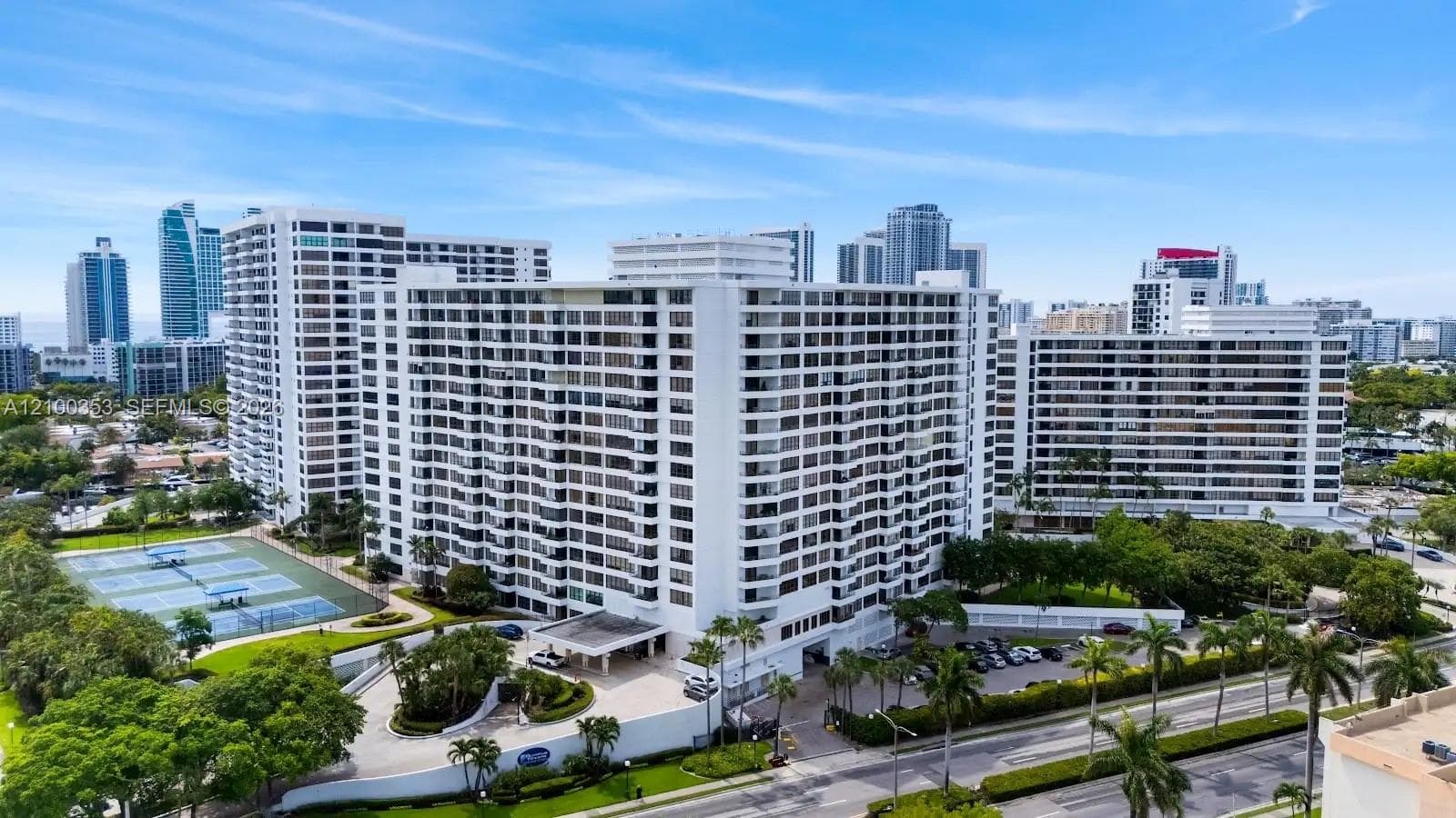 600 Three Islands Blvd 612 photo 17