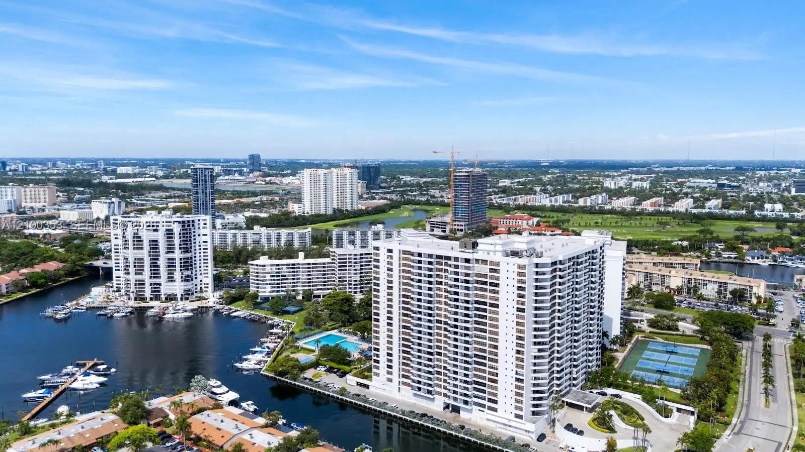 600 Three Islands Blvd 612 photo 20