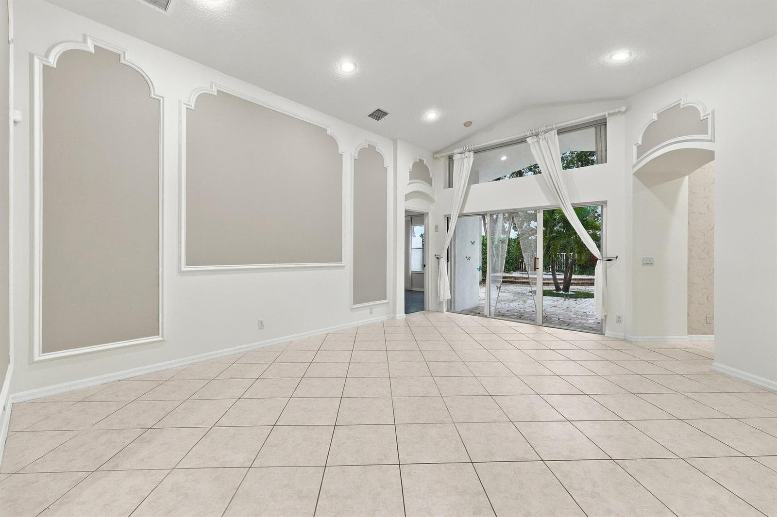 9576 Taormina Street photo 7