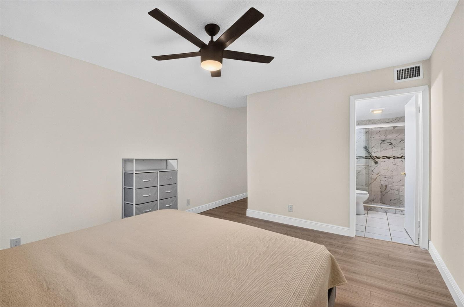 2121 W WOOLBRIGHT Road K202 photo 23
