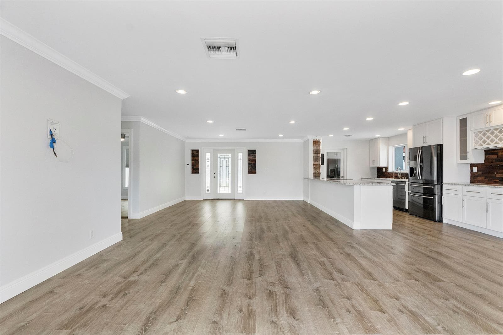 361 SE 9TH Court photo 9