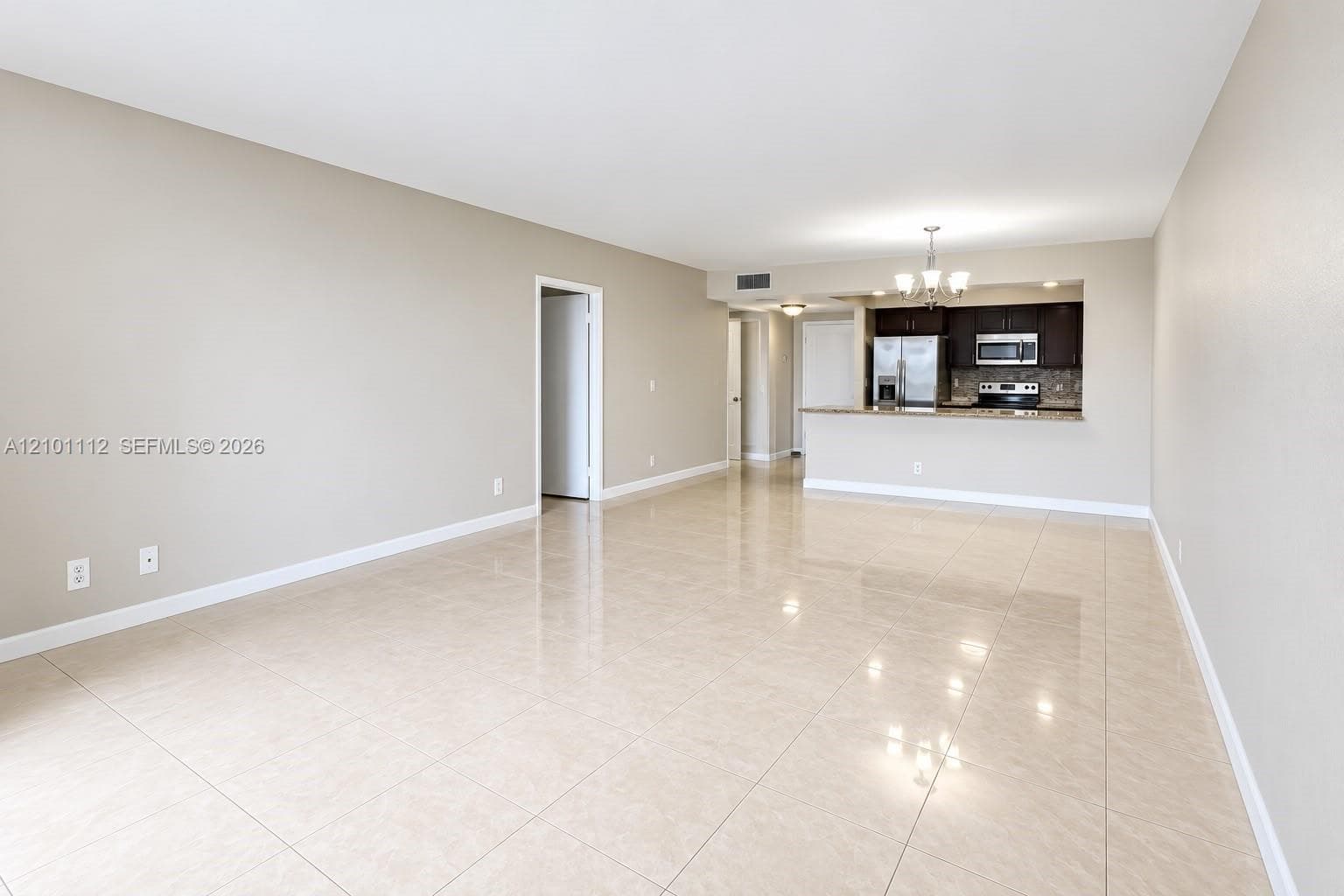 2500 Parkview Dr 307 photo 2
