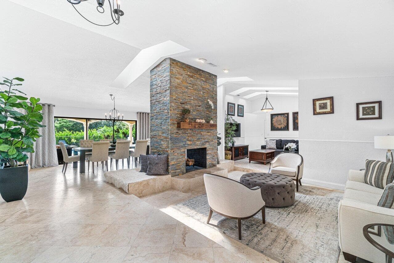 2276 NW 36th Street photo 4
