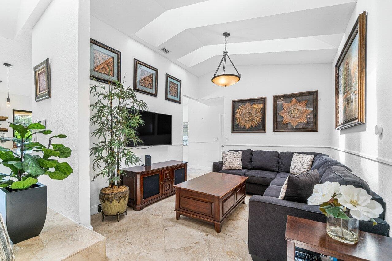 2276 NW 36th Street photo 8