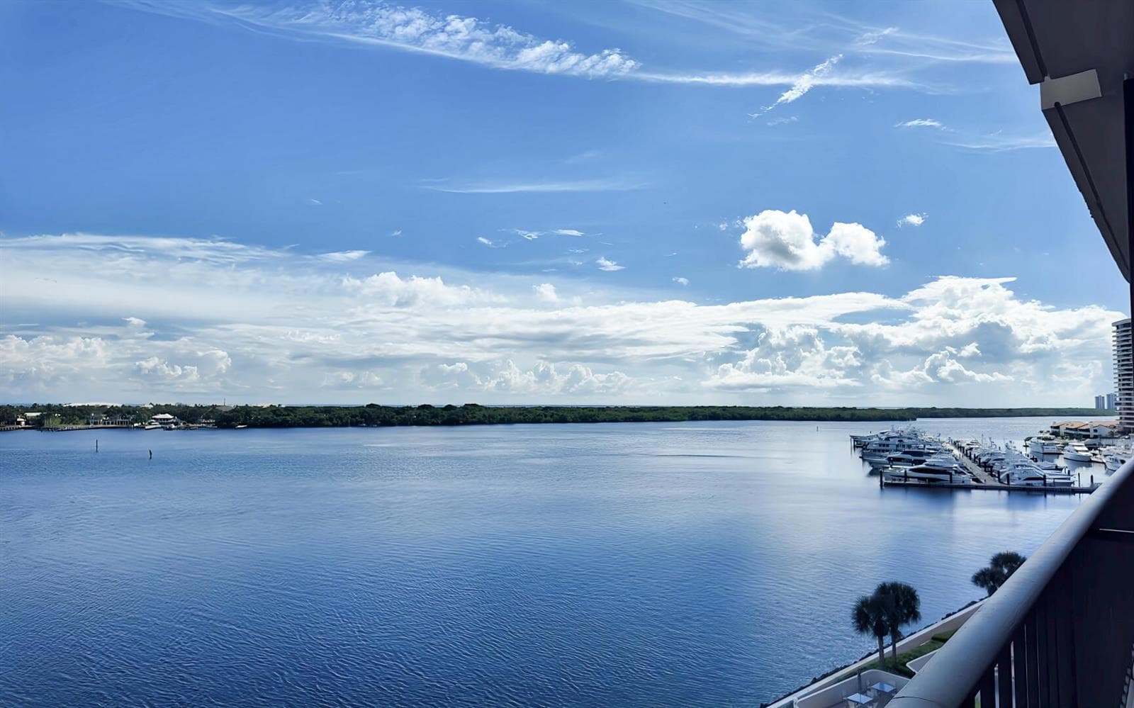 130 Lakeshore Drive 821 photo 20