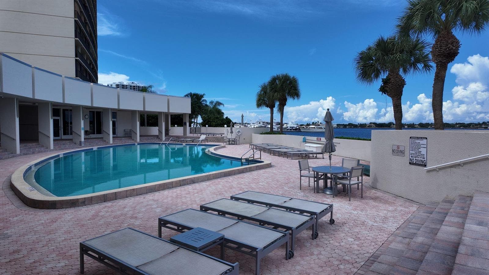130 Lakeshore Drive 821 photo 24