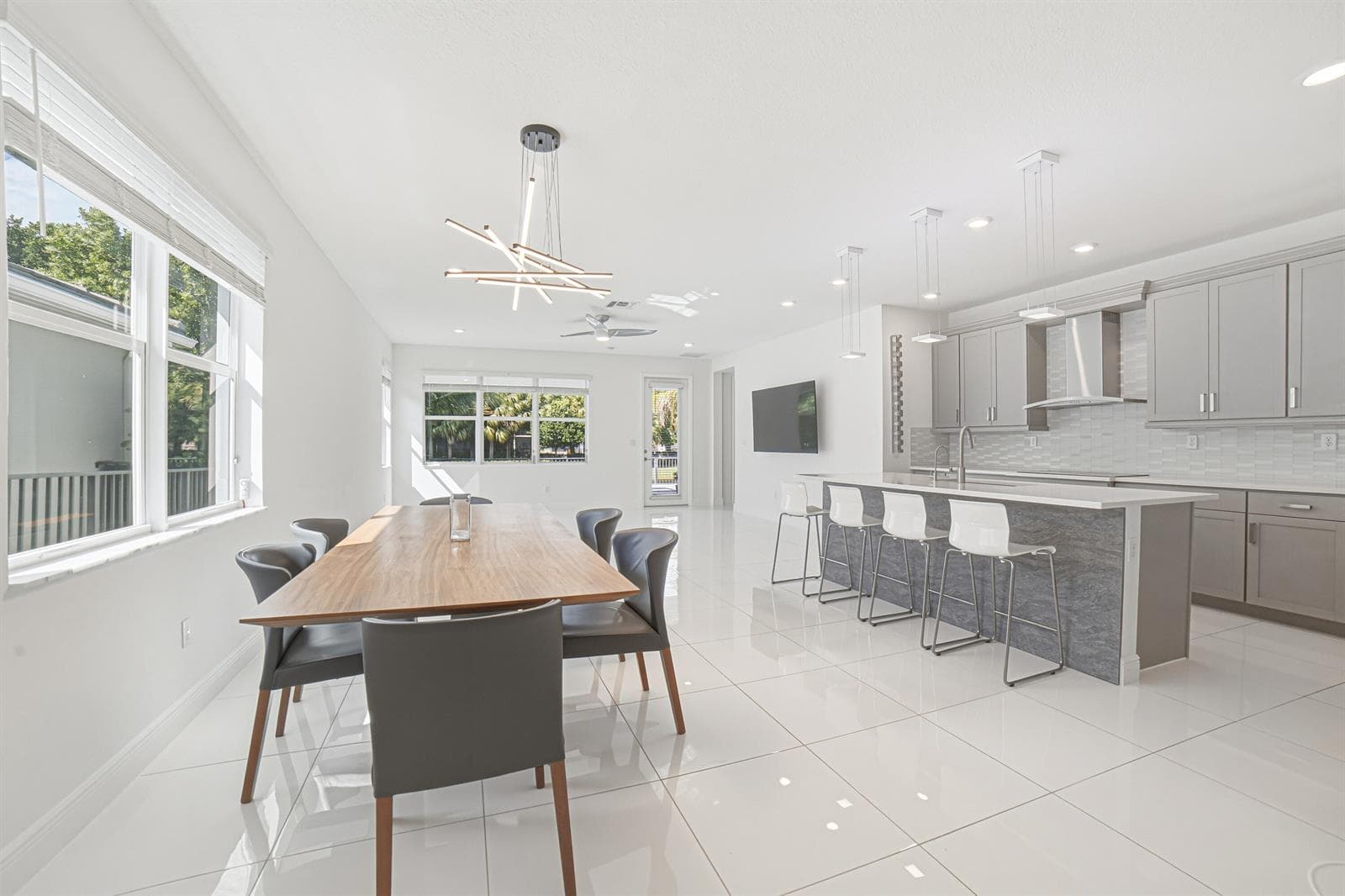 4065 MARINA Way photo 11