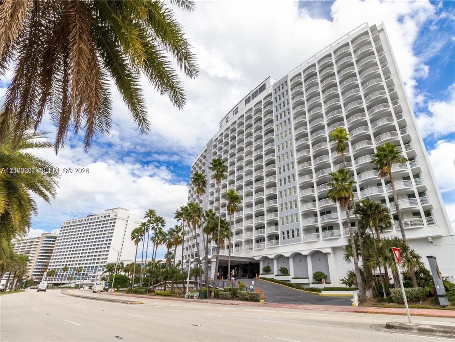 5401 Collins Ave 1229 photo 3