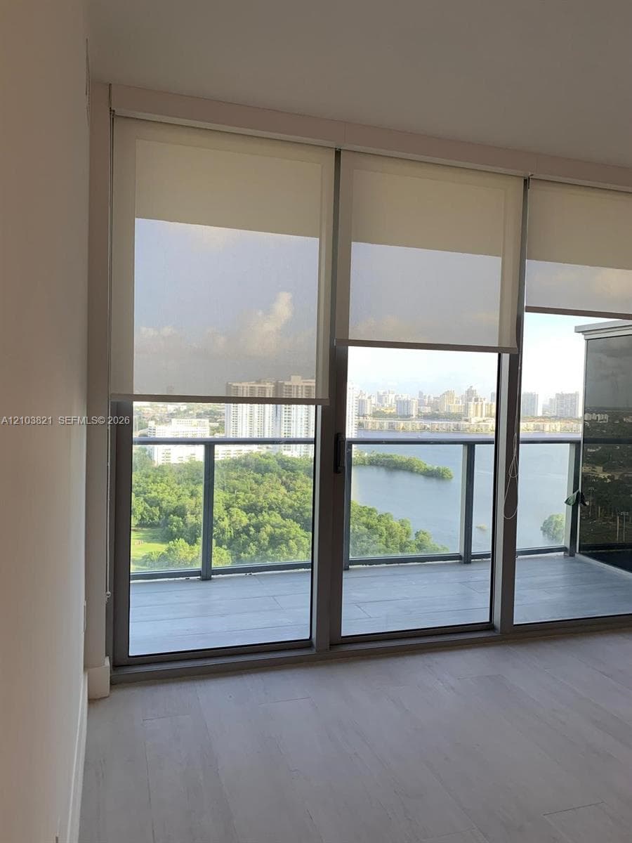16385 Biscayne Blvd 2302 photo 13