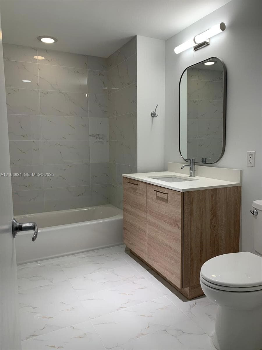 16385 Biscayne Blvd 2302 photo 14