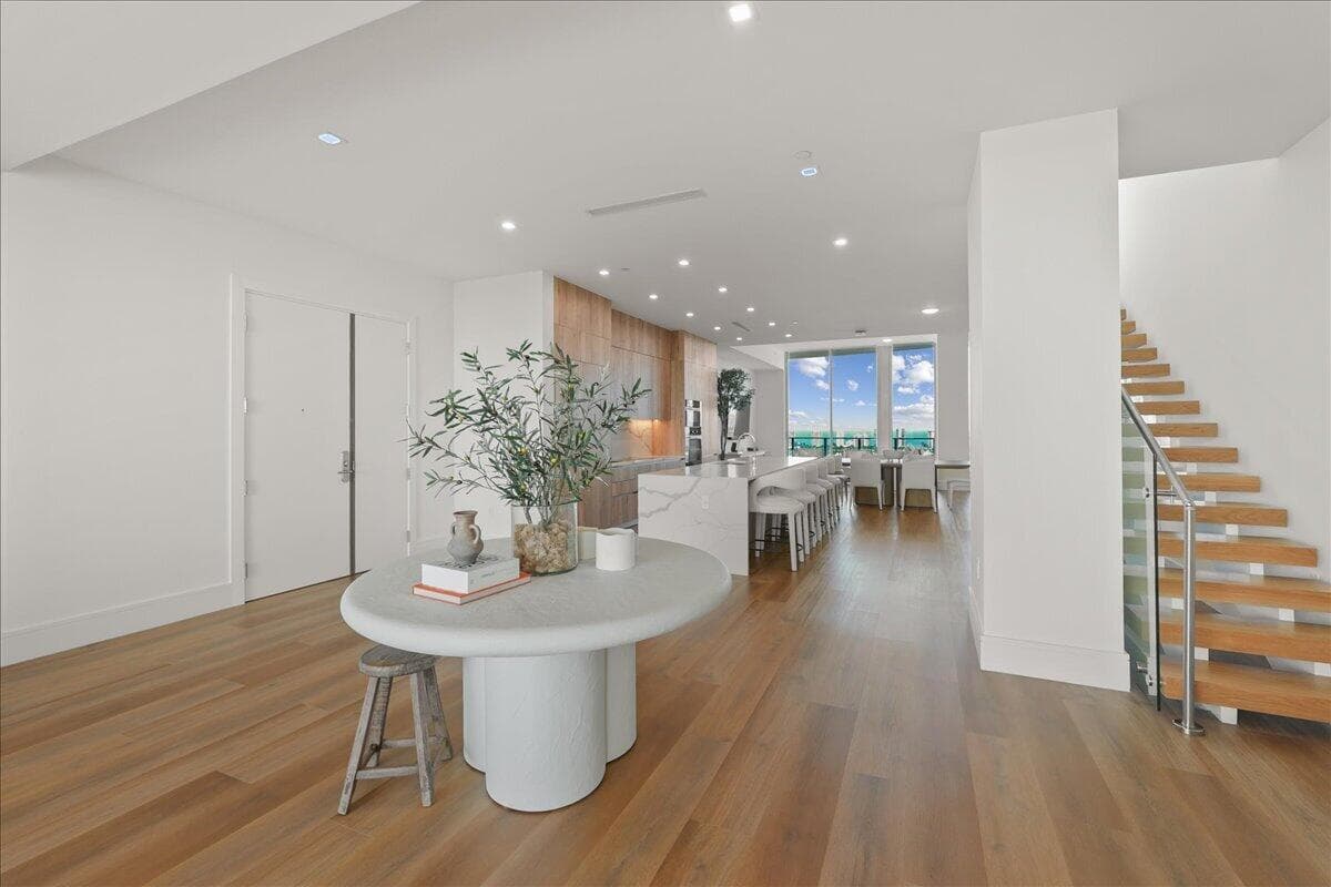 220 LAKE SHORE Drive 2406 photo 7