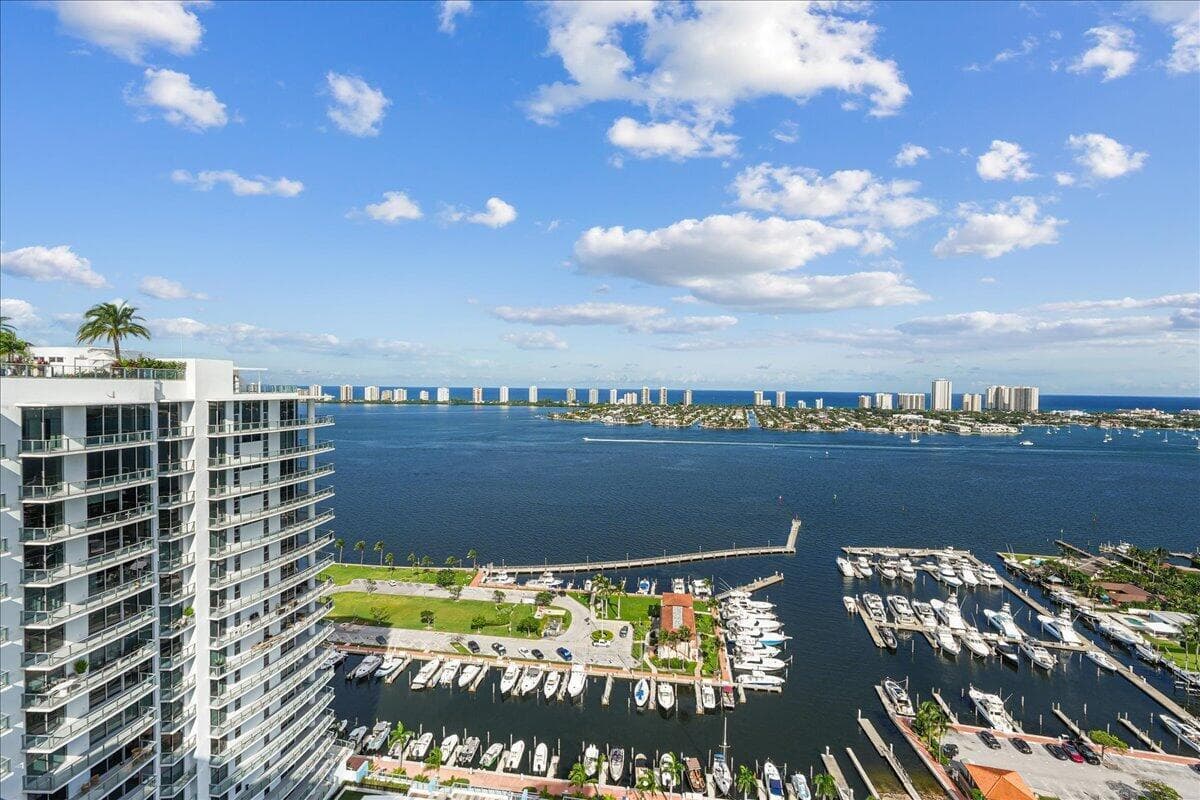 220 LAKE SHORE Drive 2406 photo 1