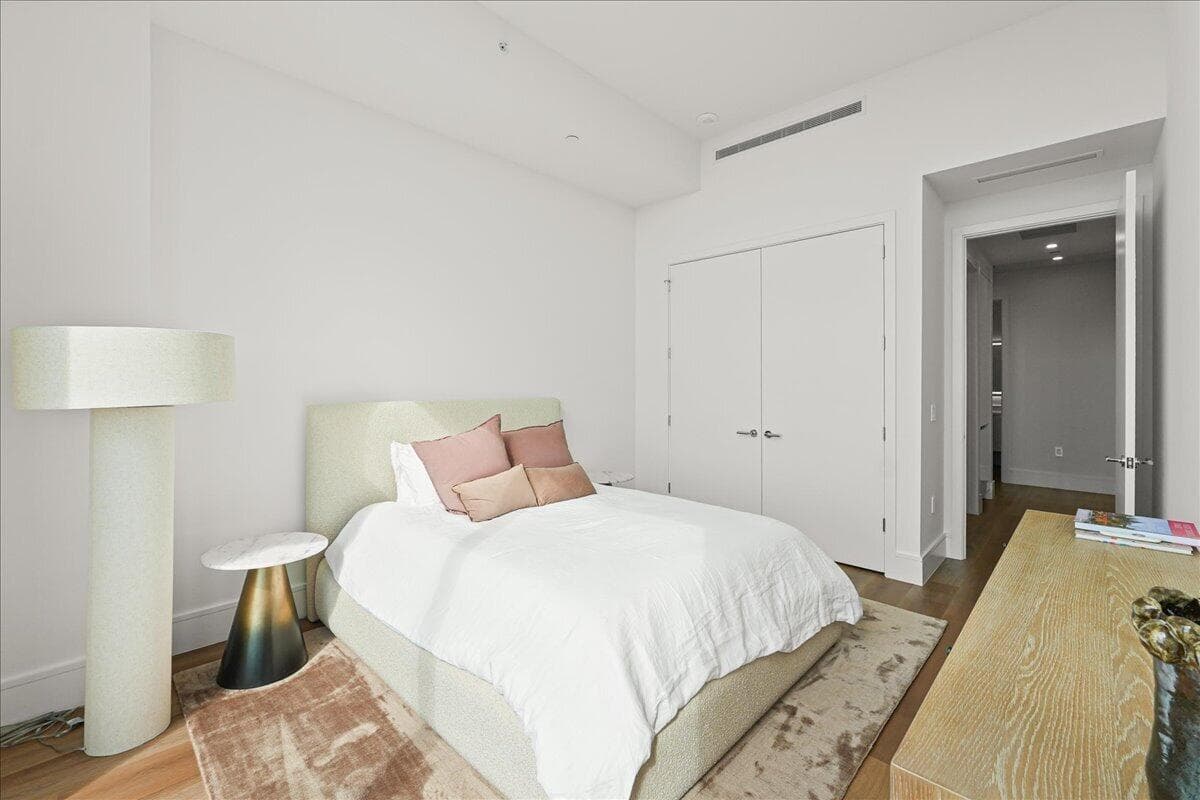 220 LAKE SHORE Drive 2406 photo 24
