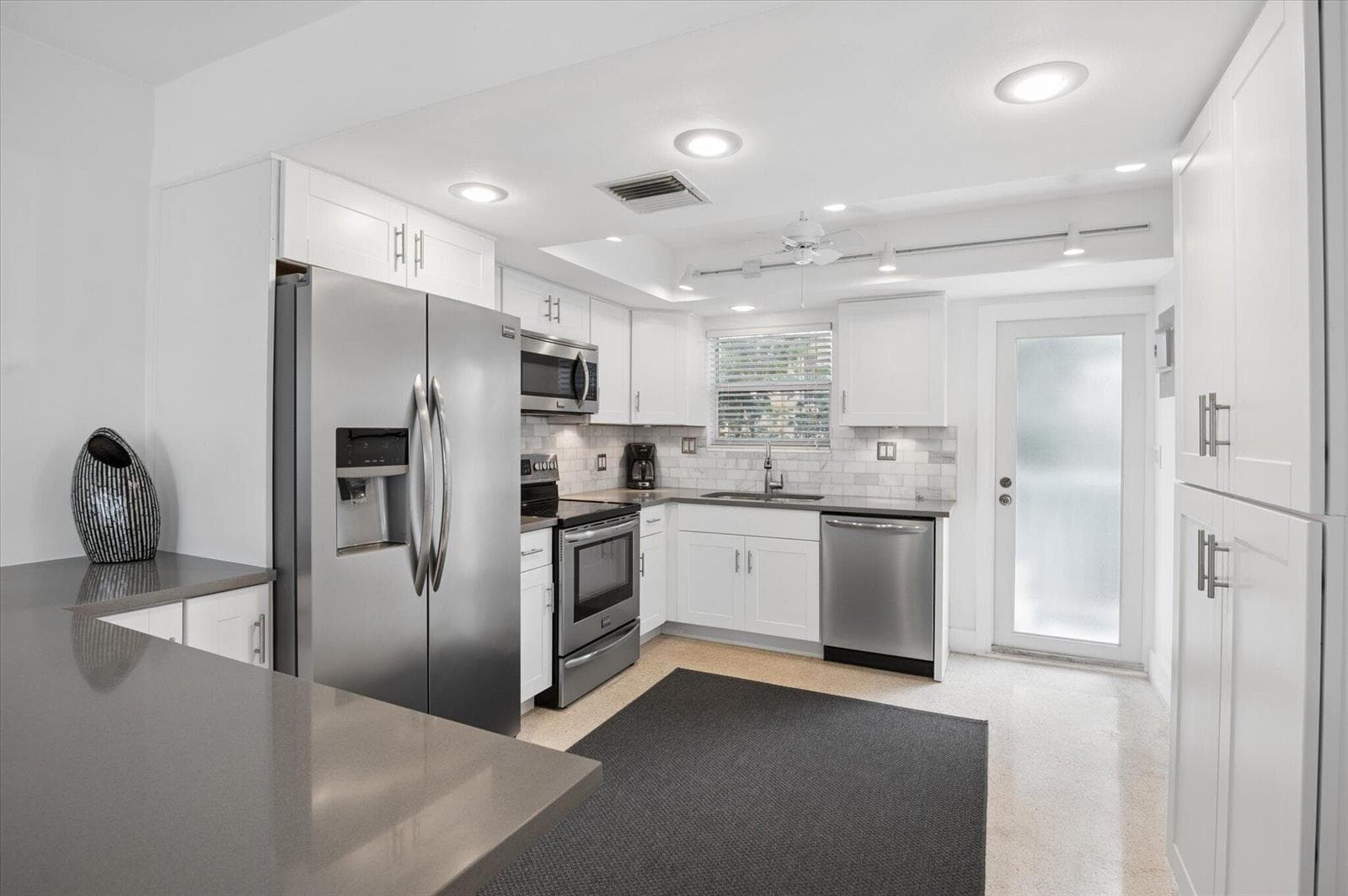609 BAYSHORE Drive 6 photo 7