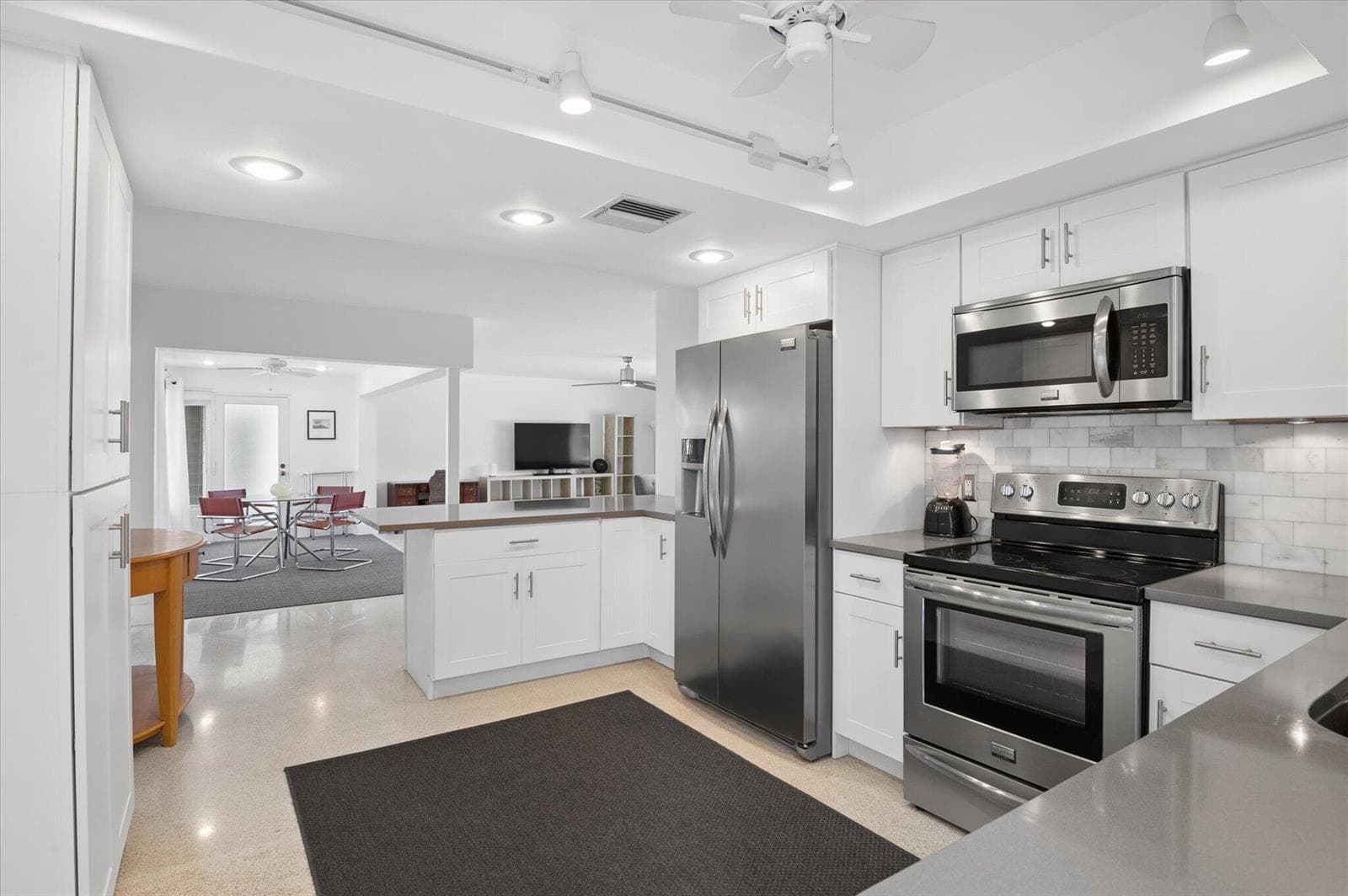 609 BAYSHORE Drive 6 photo 8