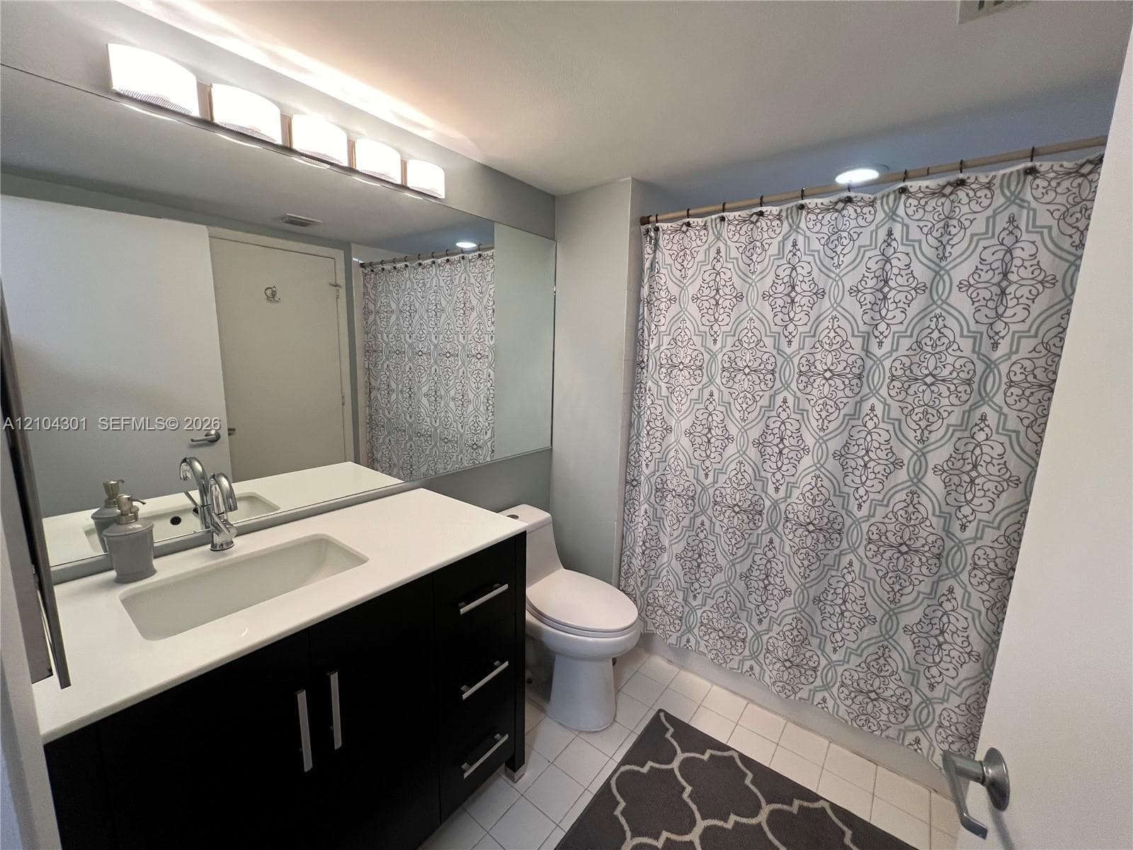 650 West Ave 2712 photo 11