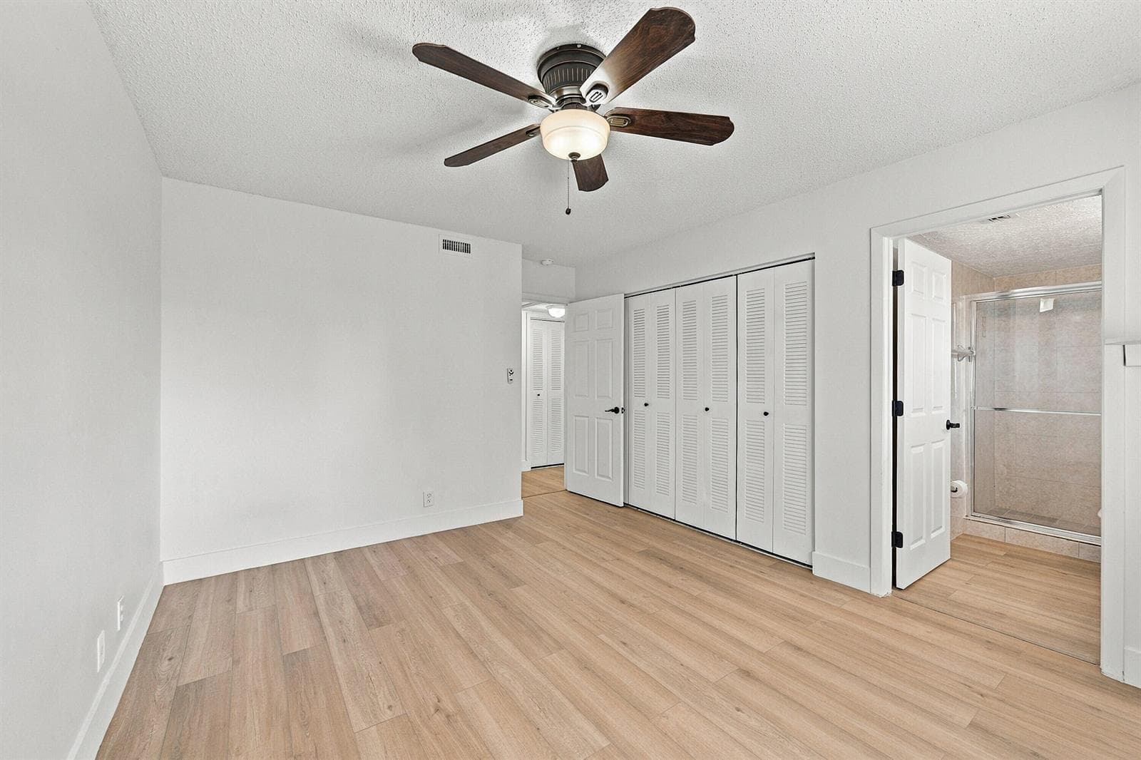 717 Gardens Drive 206 photo 16