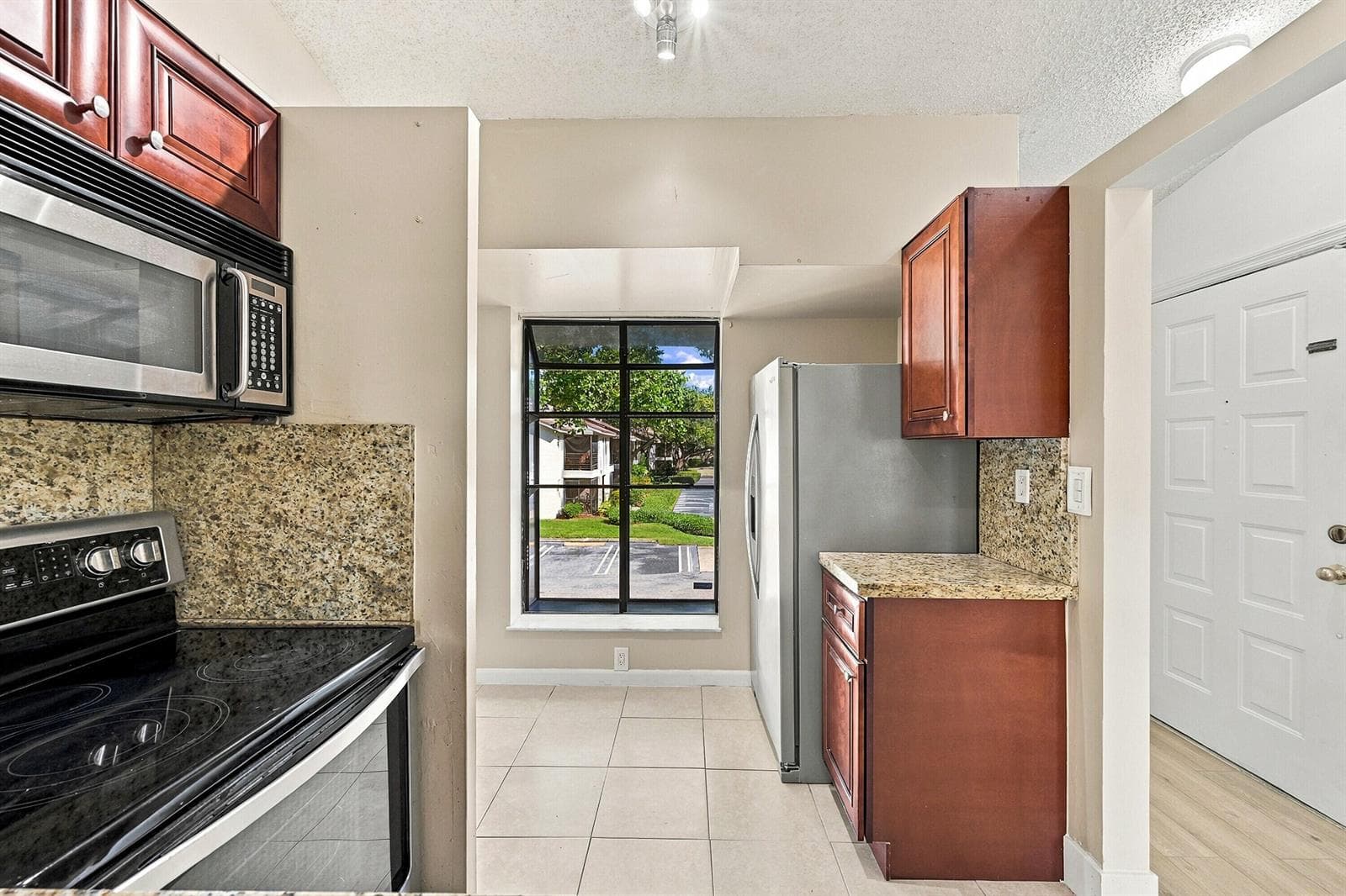 717 Gardens Drive 206 photo 9