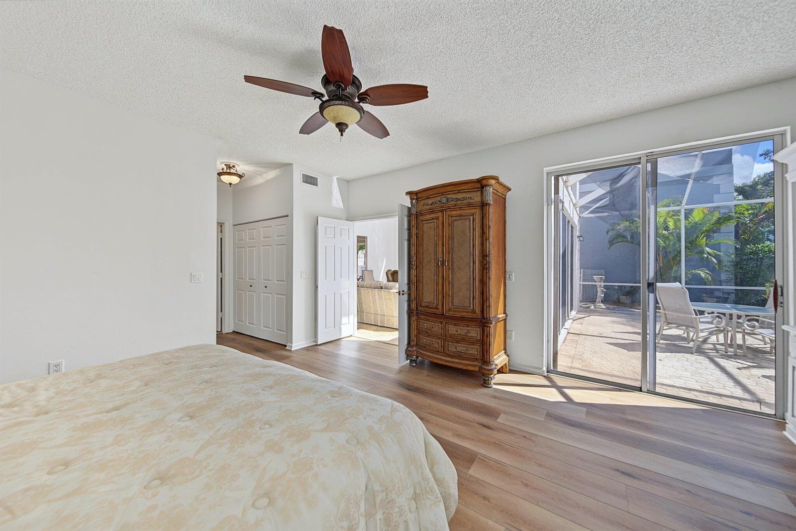 7756 Travelers Tree Drive photo 15