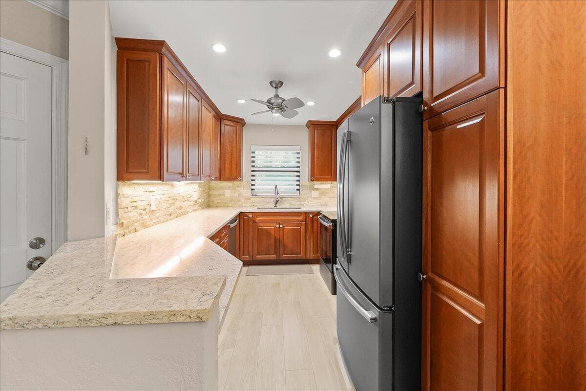 755 Saturn Street A104 photo 6