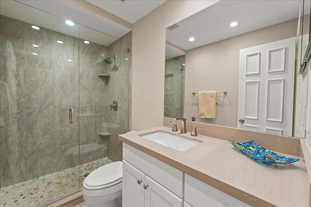 755 Saturn Street A104 photo 18