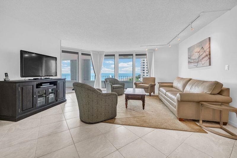 550 S Ocean Boulevard 602 photo 5