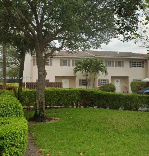 2741 S Palm Aire Dr 2741 photo 1