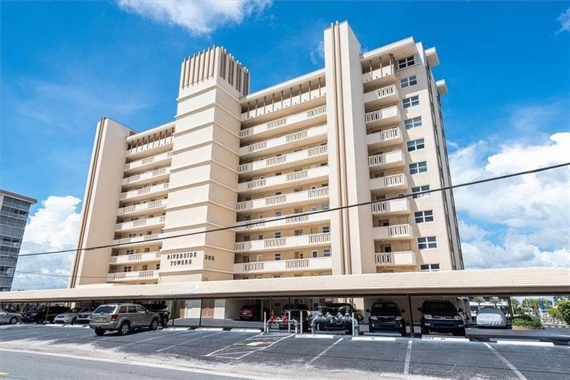 303 N RIVERSIDE Drive 304 photo 1