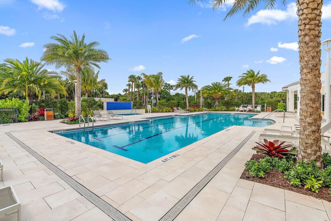 2720 Donald Ross Road 301 photo 16