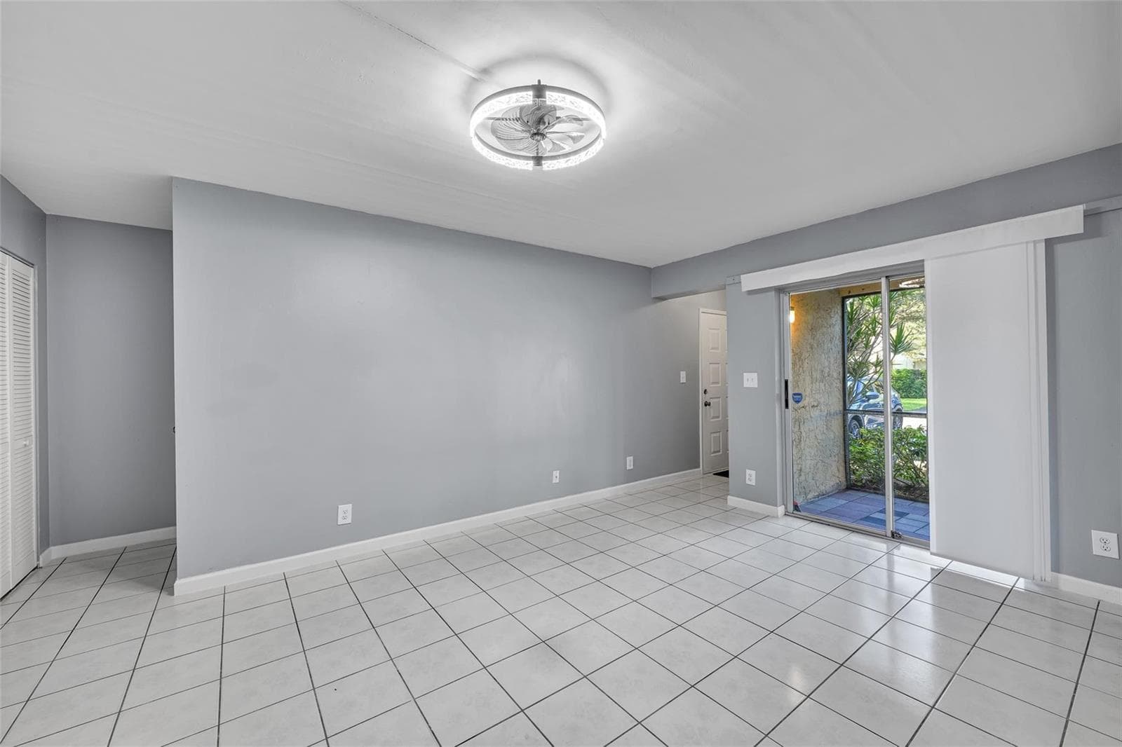 109 Gardens Drive 103 photo 9