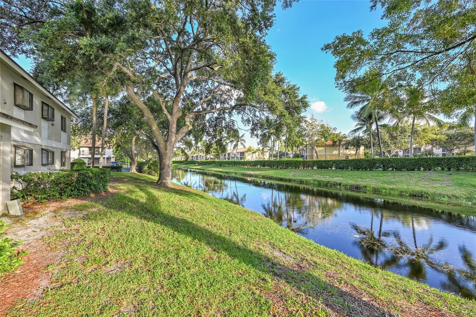 109 Gardens Drive 103 photo 4