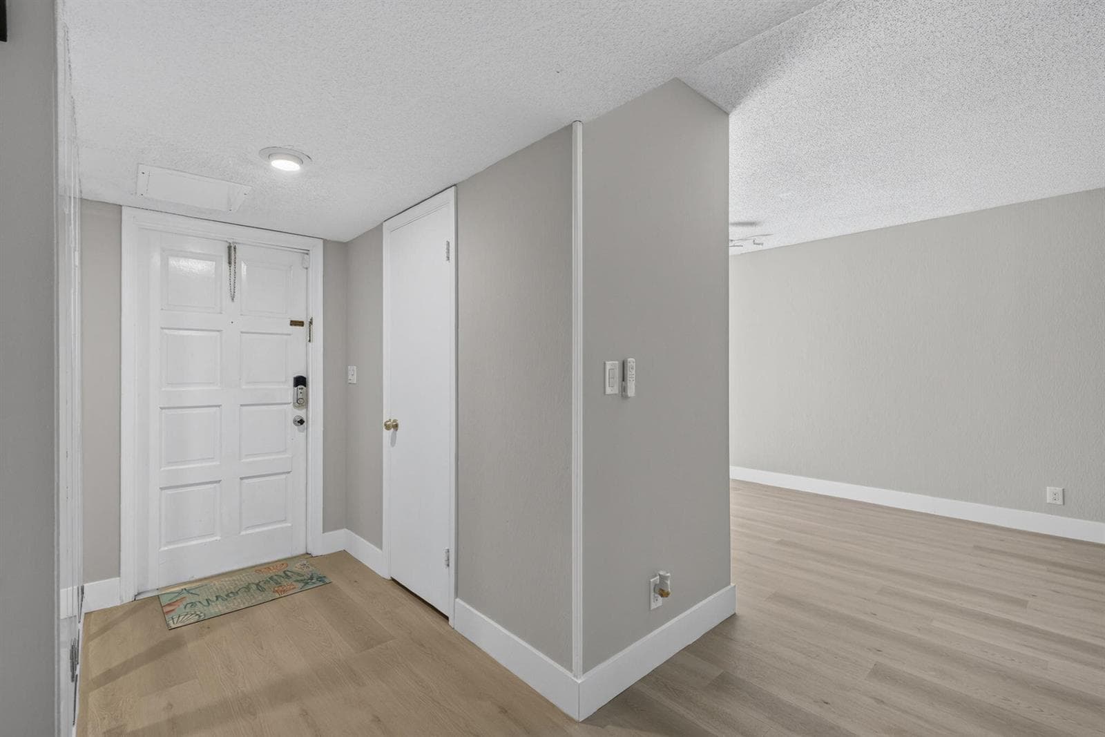 3107 N Palm Aire Drive photo 3
