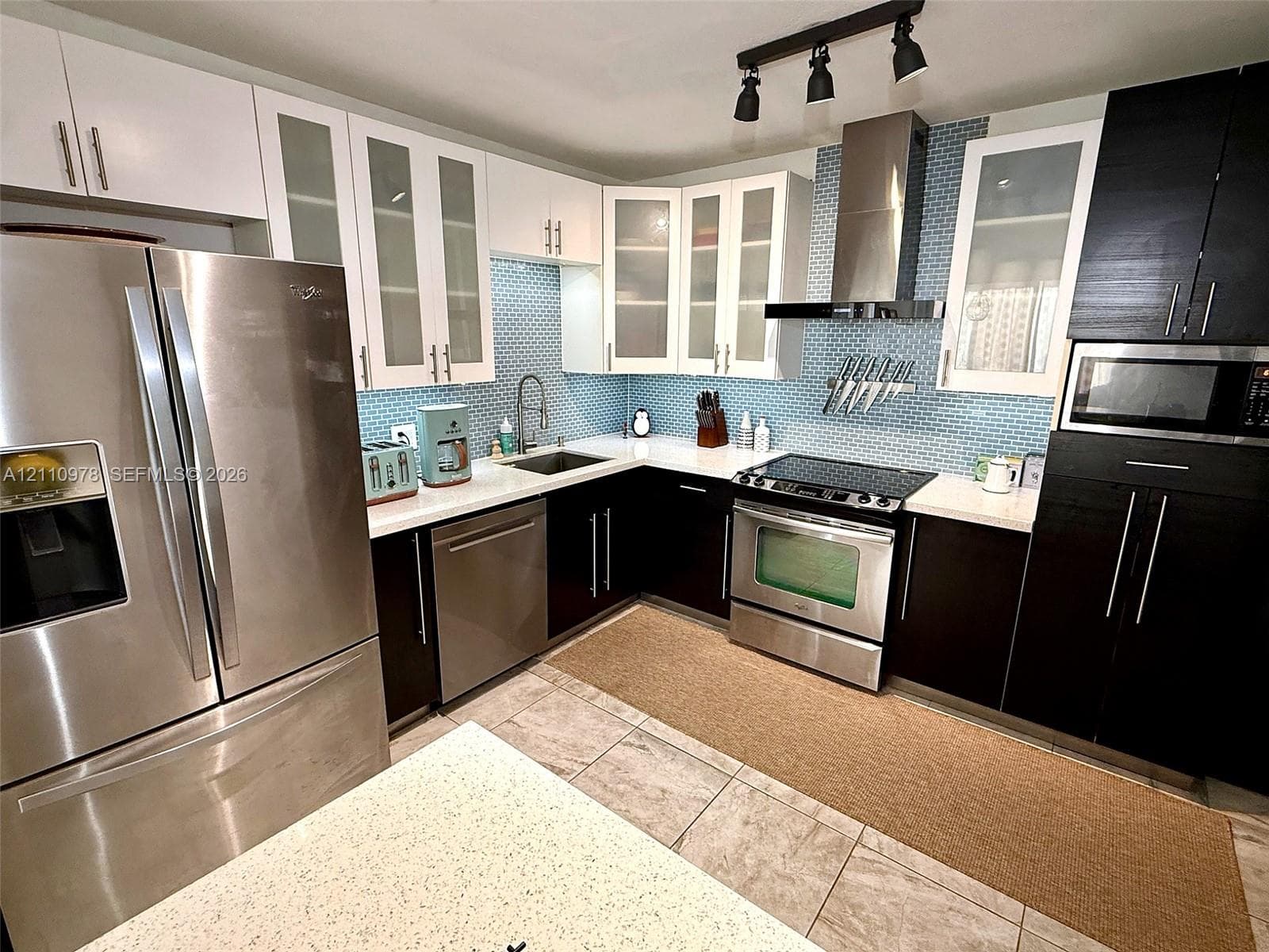 900 Bay Dr 225 photo 2