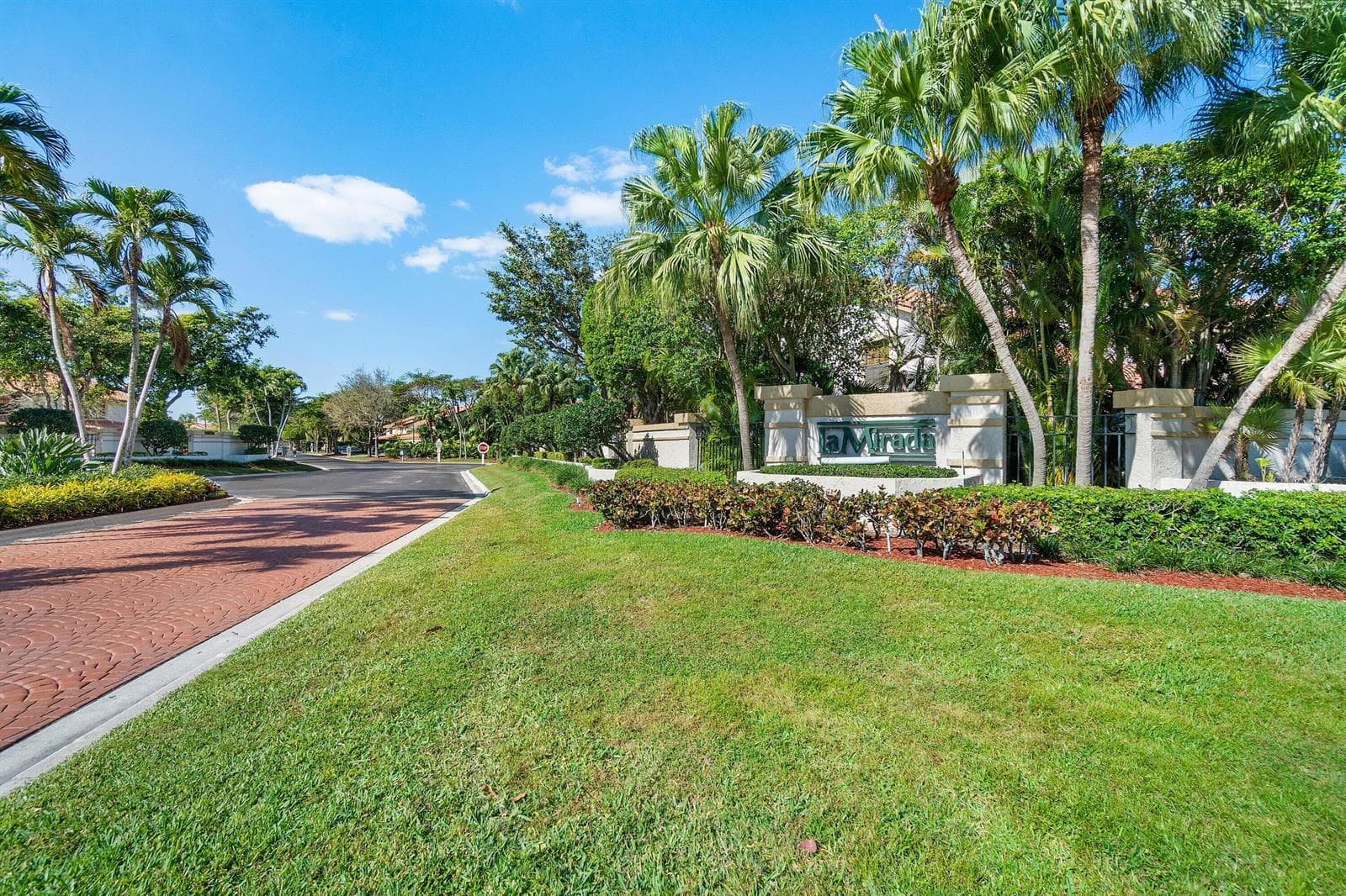 7916 LA MIRADA Drive photo 21