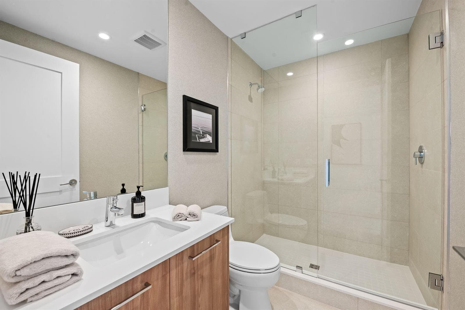 153 N Seabreeze Blvd 602 photo 24