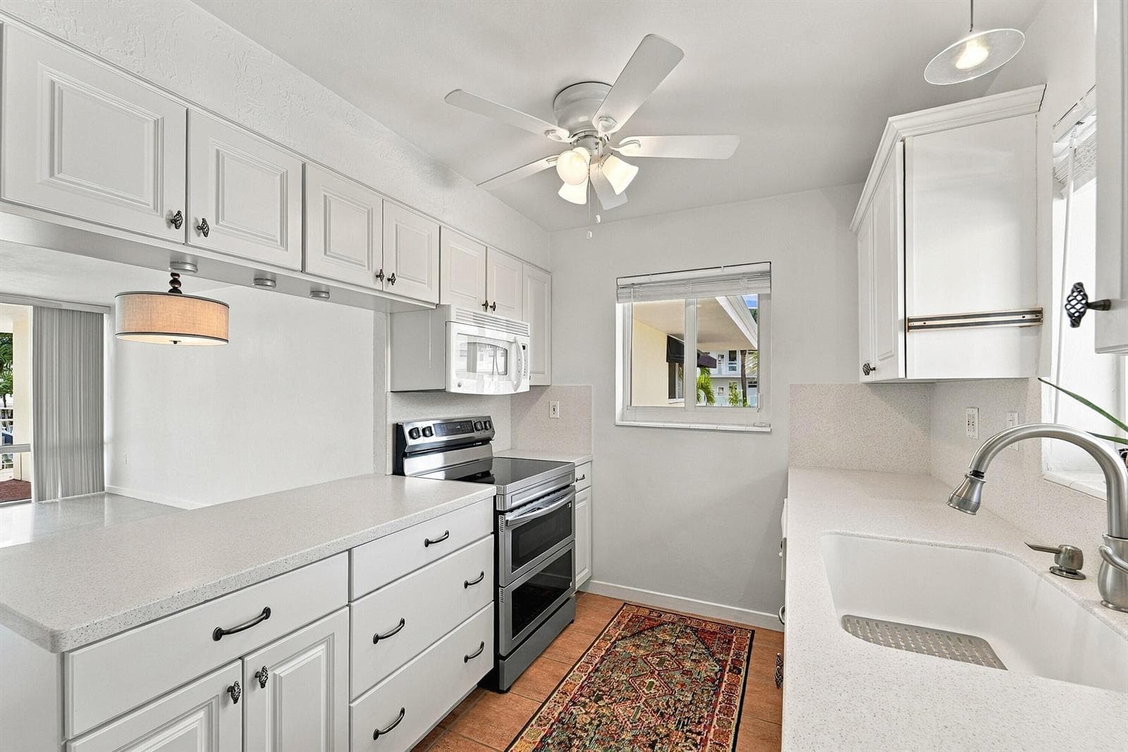 2725 NE 32ND Avenue 7 photo 4