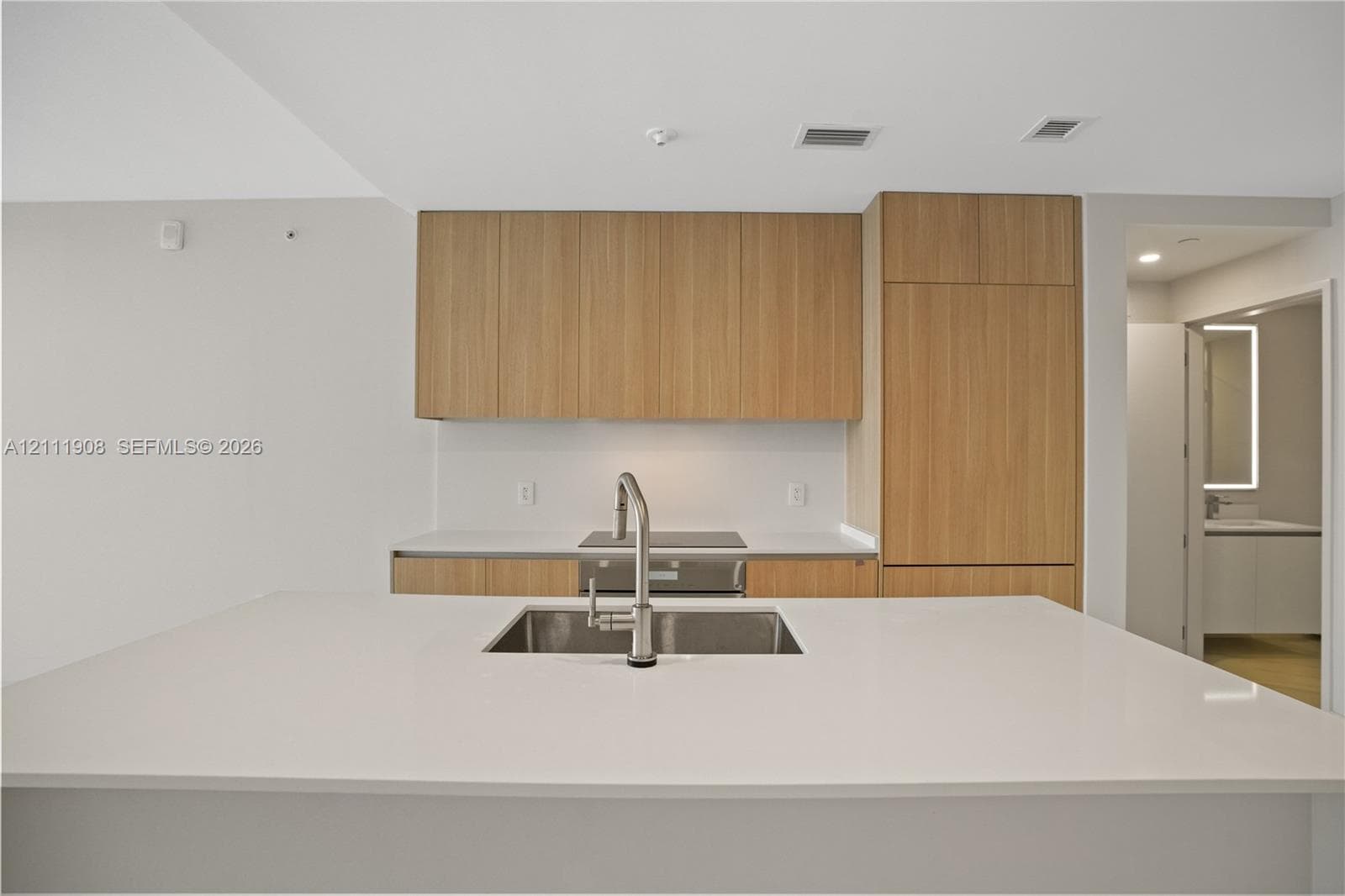 725 NE 24 ST 1604 photo 9