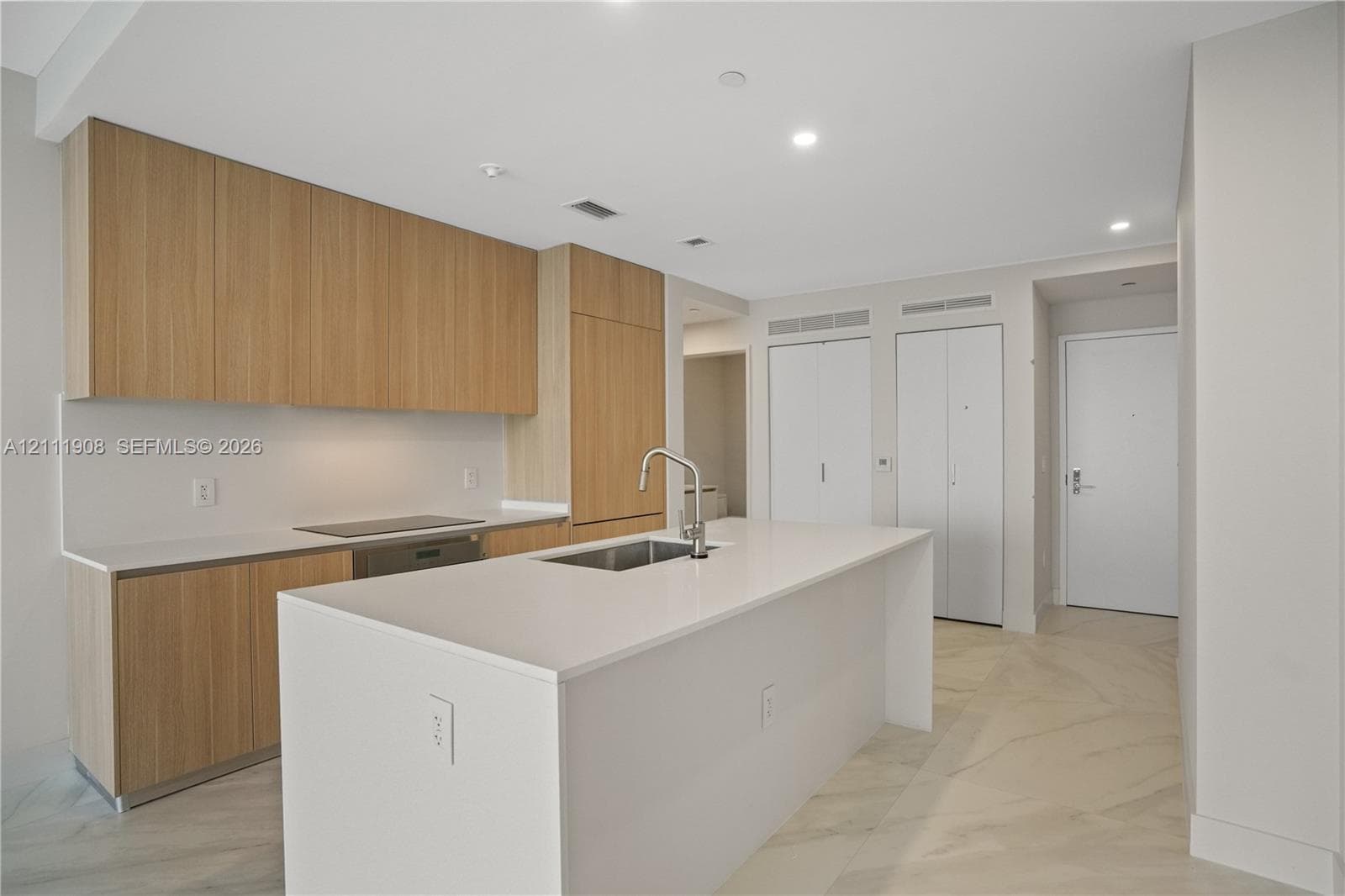 725 NE 24 ST 1604 photo 8